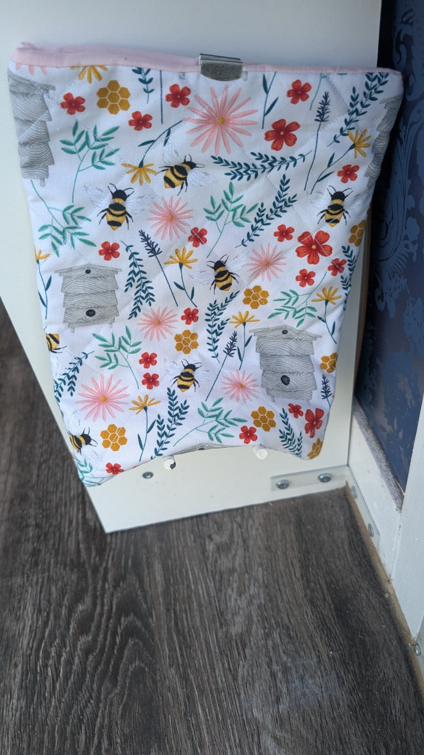 Honeybee Garden quilted book sleeve