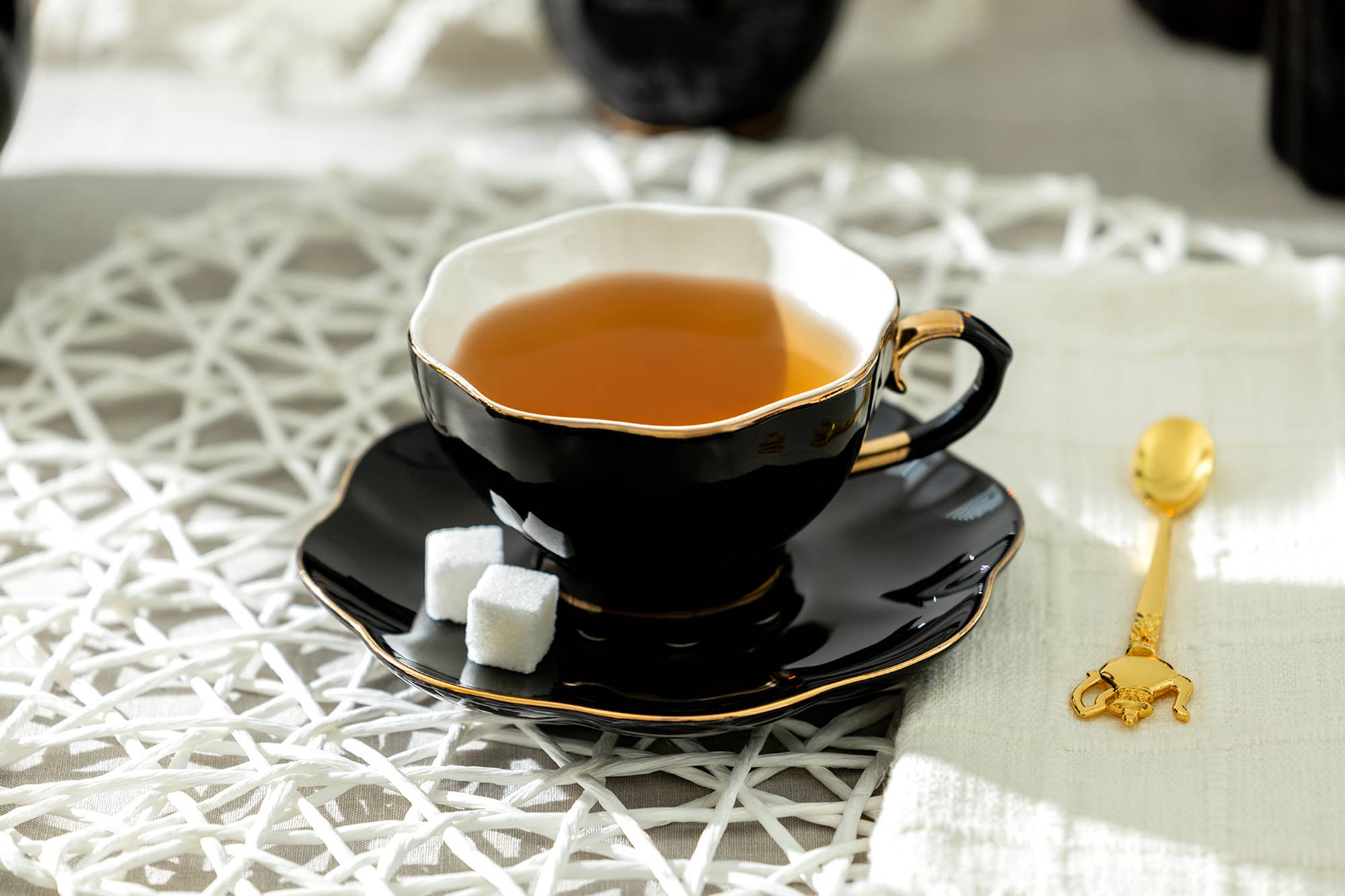 Black Gold Scallop 7oz Fine Porcelain Tea Cup and Saucer